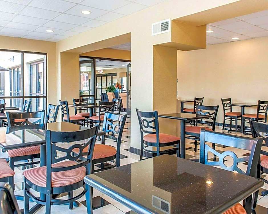 Quality Inn & Suites Mattoon South