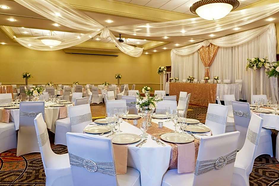 DoubleTree By Hilton Hotel Grand Rapids Airport