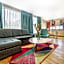 Hotel Plaza Suites