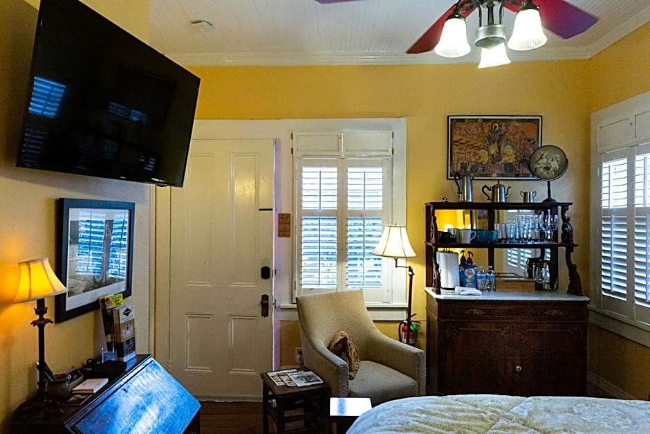 The Blue60 Marigny Inn