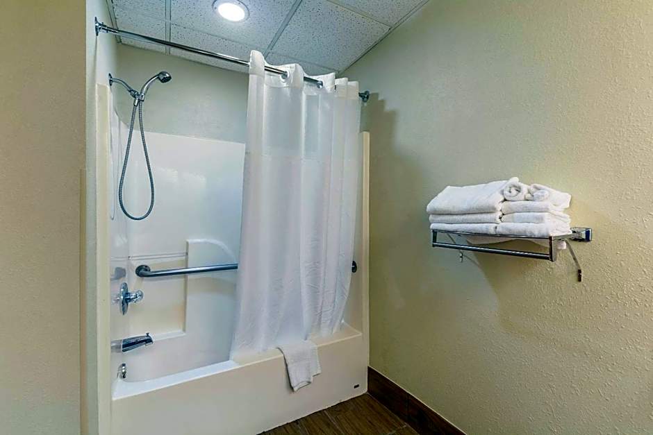 Quality Inn & Suites