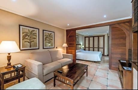 JUNIOR SUITE STANDARD 2 ADULTS + 2 CHILDREN