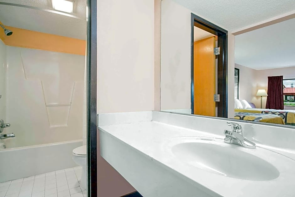 Super 8 by Wyndham Columbia