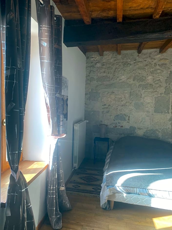 CHEZ SOPHIE -Chambres d¿hôtes, Gîte et Gîte équestre