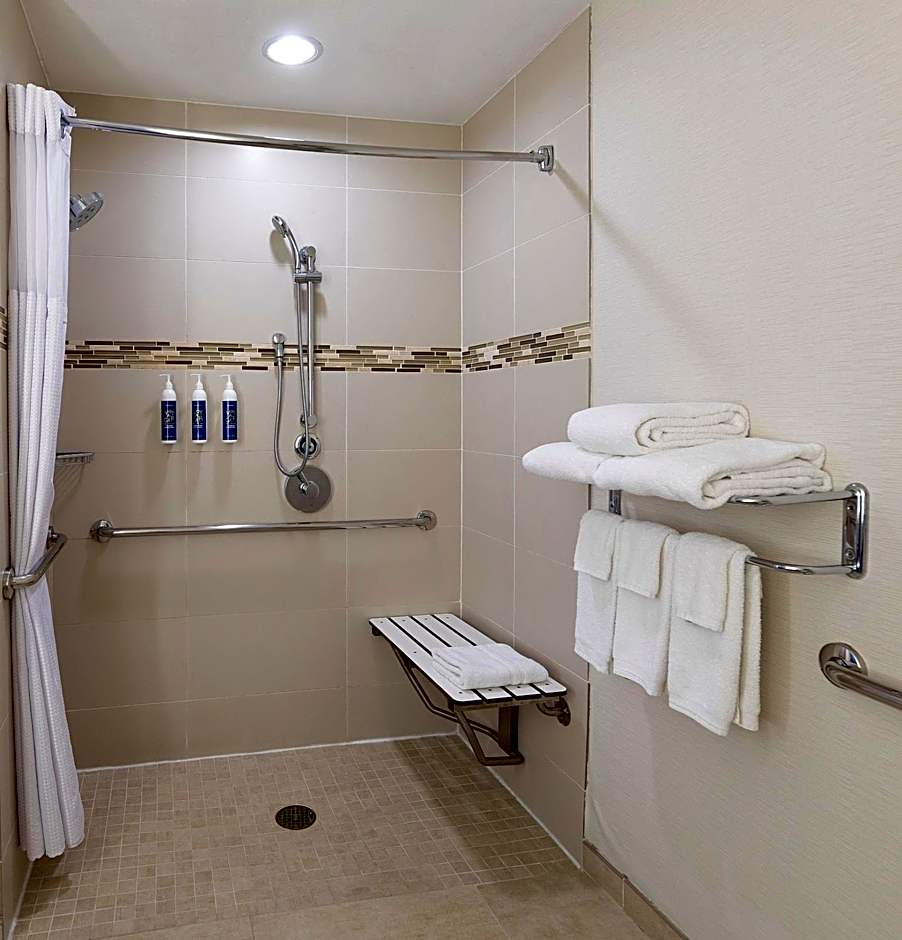 Redondo Beach Hotel, Tapestry Collection by Hilton
