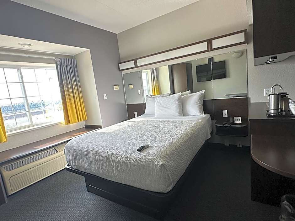 Microtel Inn & Suites by Wyndham Quincy Downtown/River Area