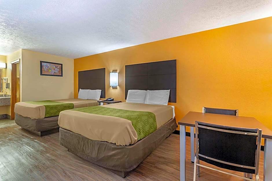 Econo Lodge North