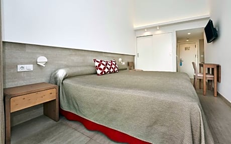 APARTMENT STANDARD 4 ADULTS