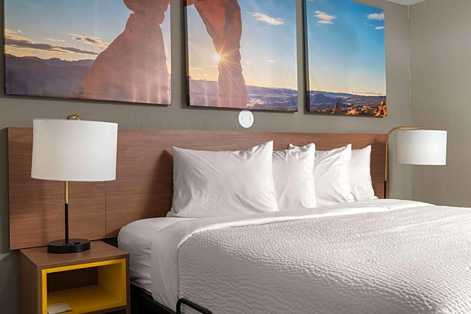 Days Inn by Wyndham Albuquerque I-25