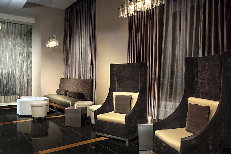 Courtyard by Marriott Chicago Downtown/Magnificent Mile