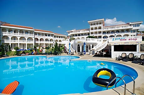 Lazur 1-5 Apartments Complex