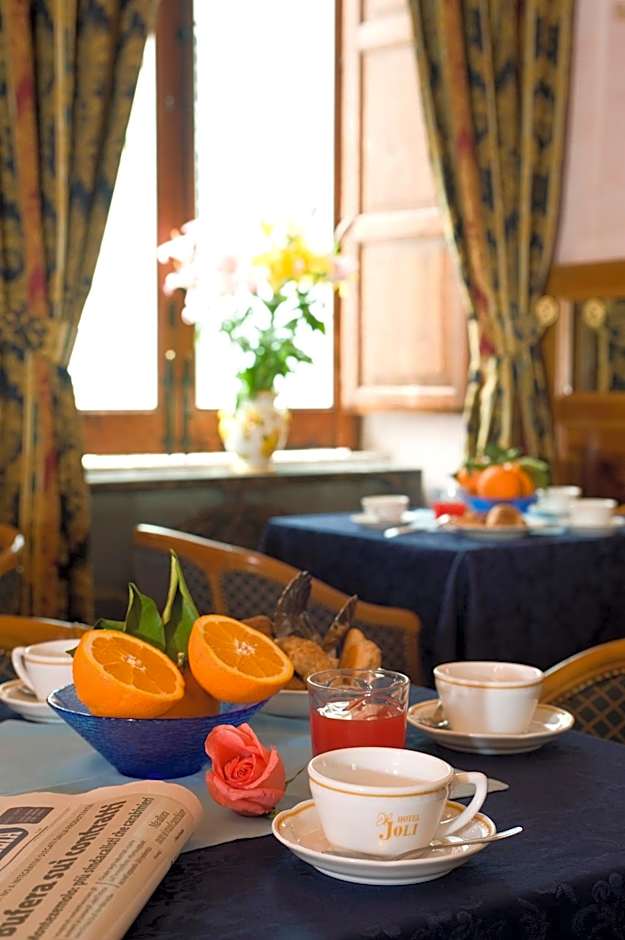 Hotel Joli
