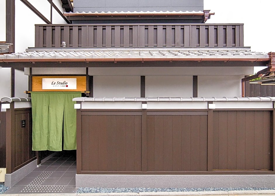 Le Studio Gojo Takakura