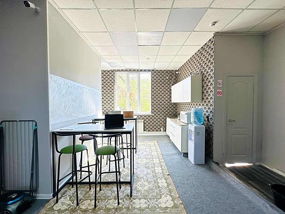 Center Capsule Hostel 