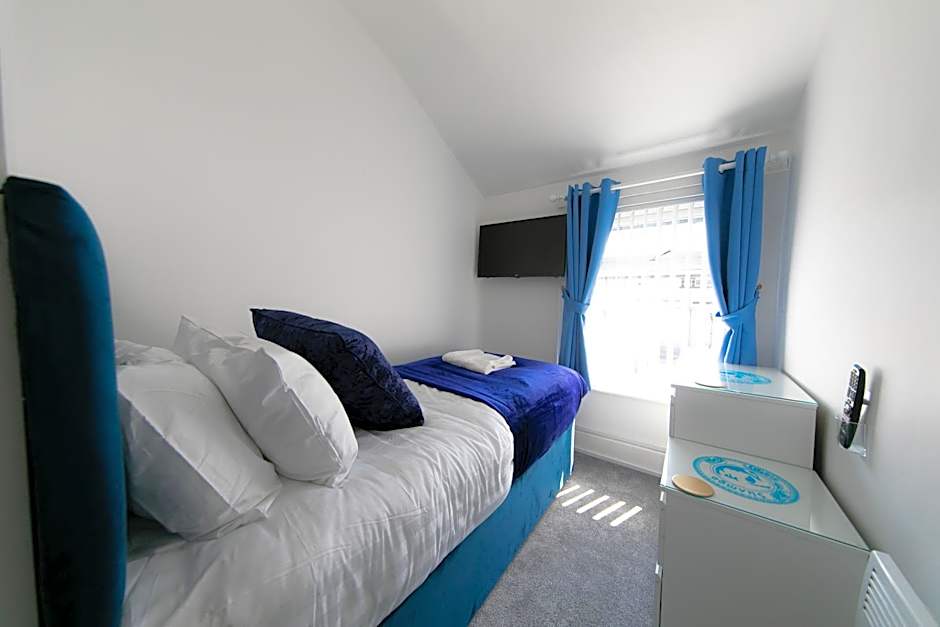 The New Apollo Hotel