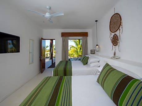 Junior Suite with Private pool on the beach (3 people)