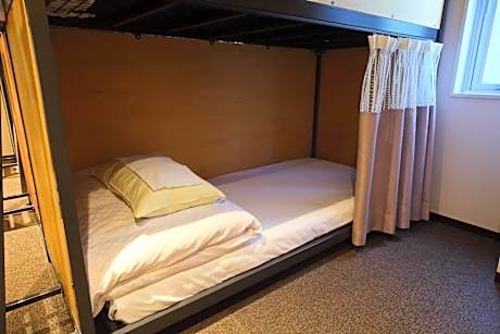 Bunk Bed in Mixed Dormitory Room