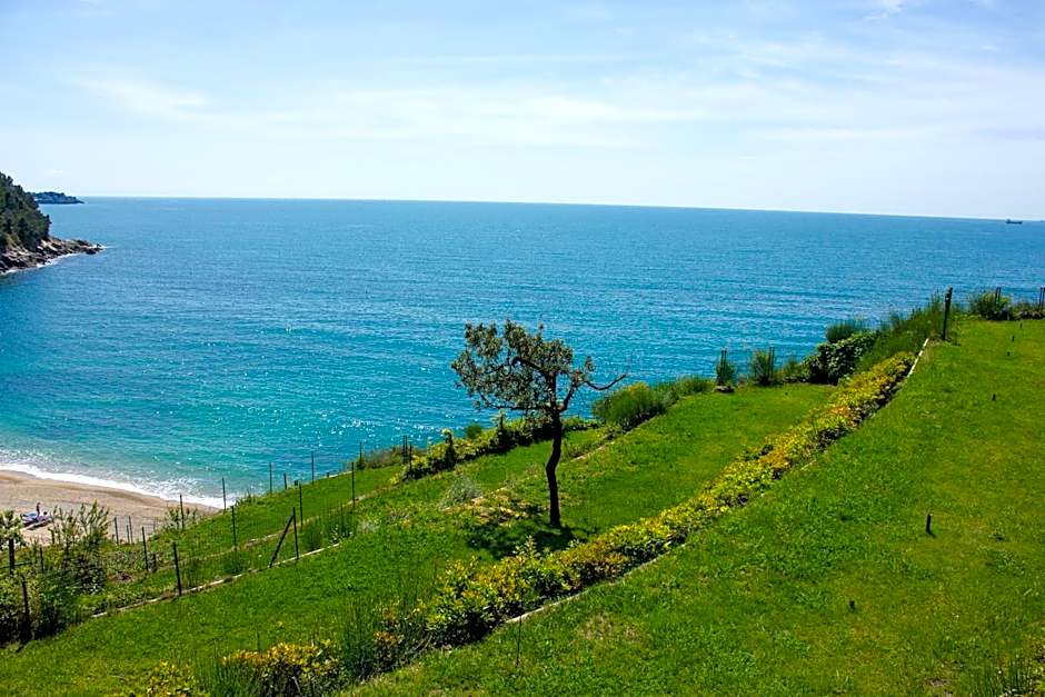 Baia Blu RTA Residence