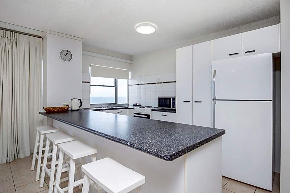 Pacific Plaza Apartments