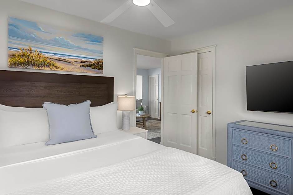 Elizabeth Pointe Lodge