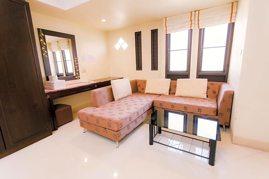 Royal Princess City Lamphun Hotel