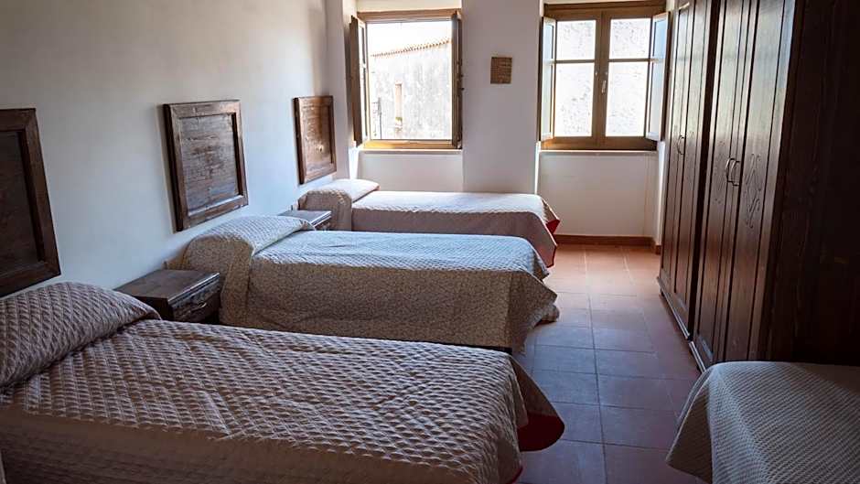 Rebeccu Arte e Ospitalità - Ostello