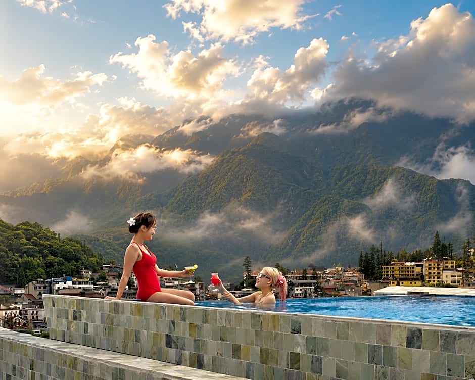 Sapa Village Hotel