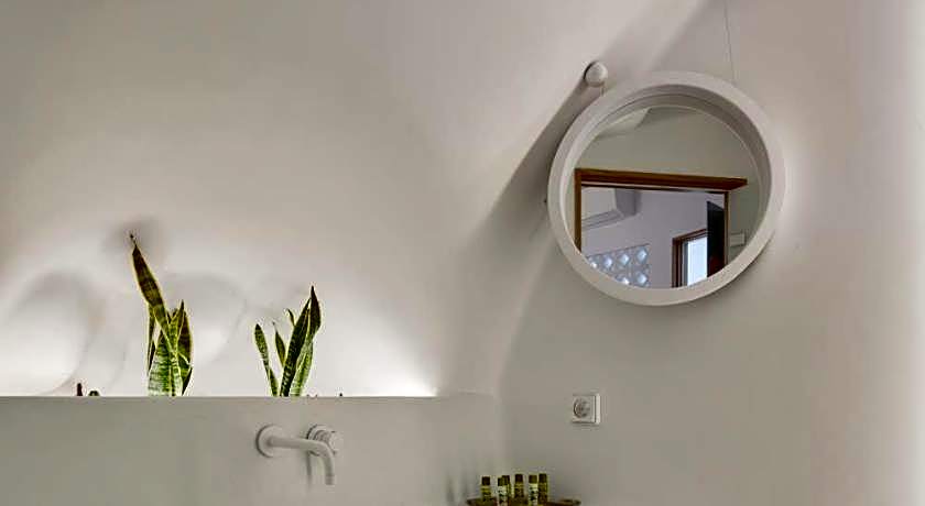 Theano Cave Suites & Villas