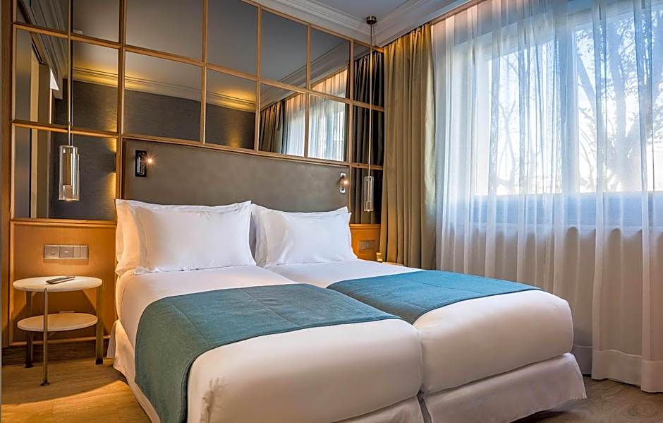 Barcelo Emperatriz Hotel