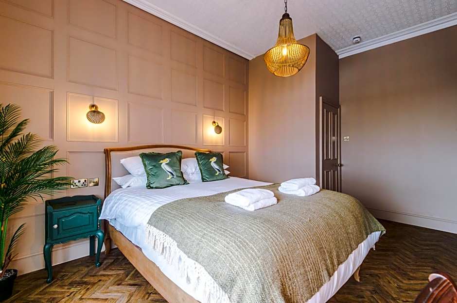 Russell Court by Orenda-Luxe