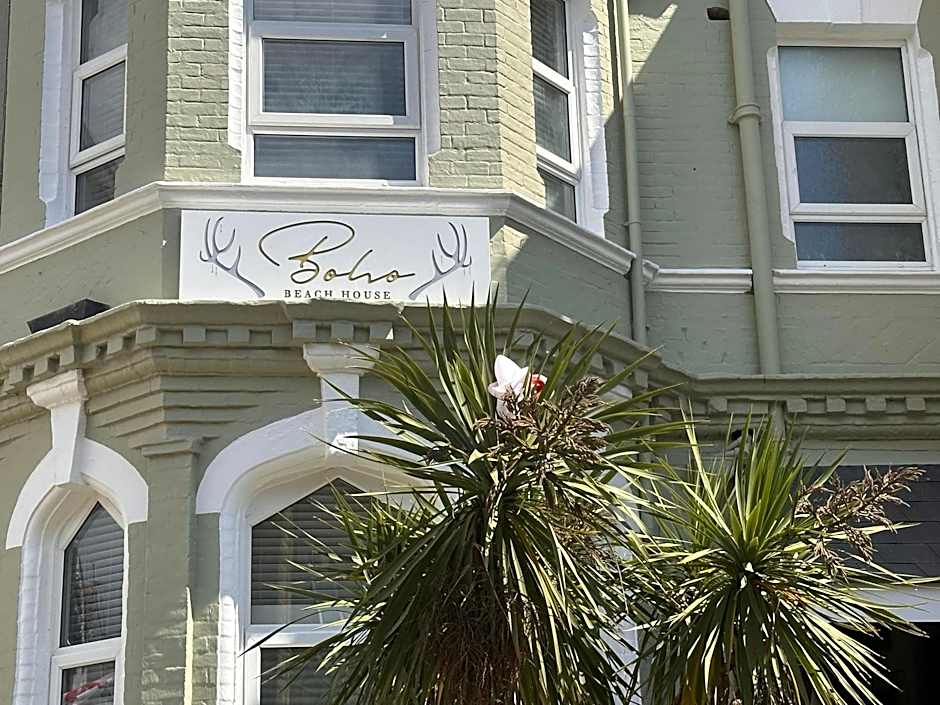 The Boho - 4 min walk to beach & town