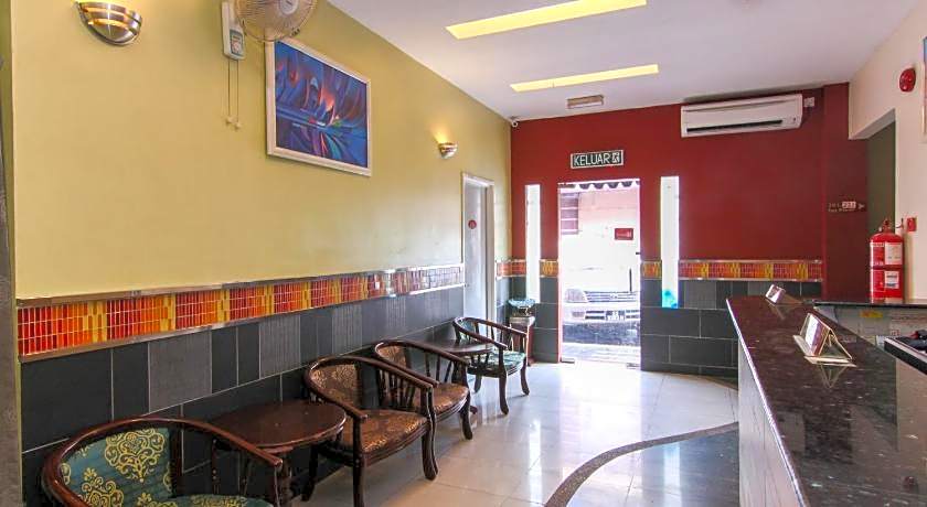 Super OYO 43930 Hotel Esplanade