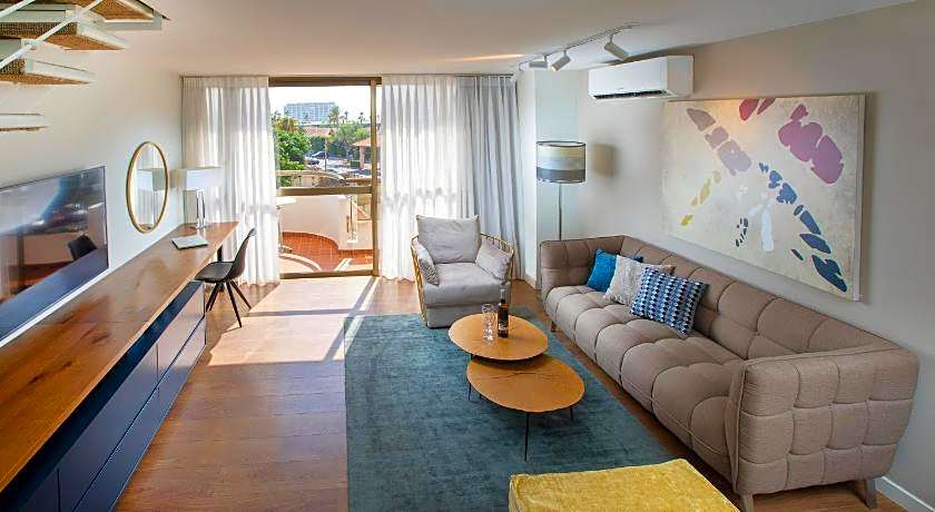 Marine Heights Suites Hotel