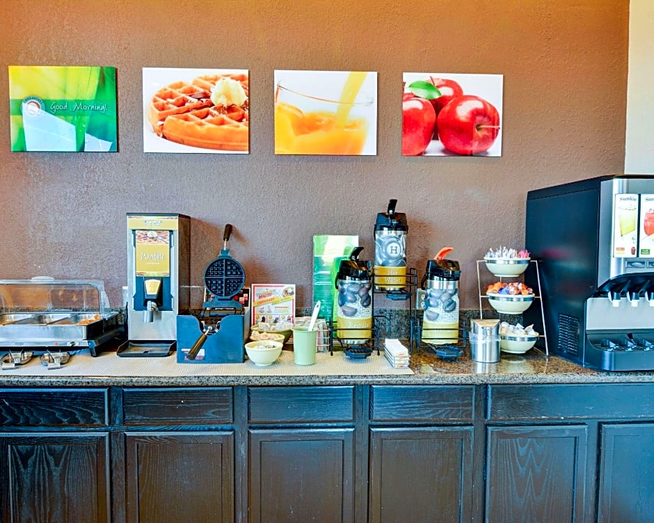 Quality Inn & Suites Hot Springs-Lake Hamilton