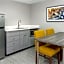 Hampton Inn & Suites Kansas City-Country Club Plaza