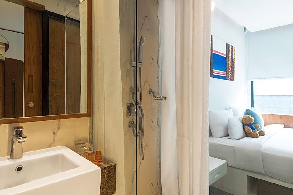 S Box Sukhumvit Hotel