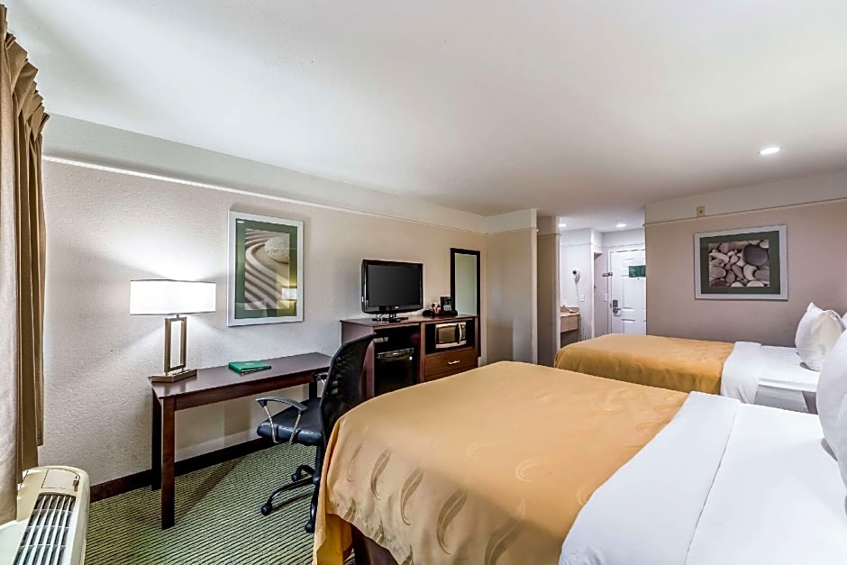 Quality Inn & Suites Seaworld North