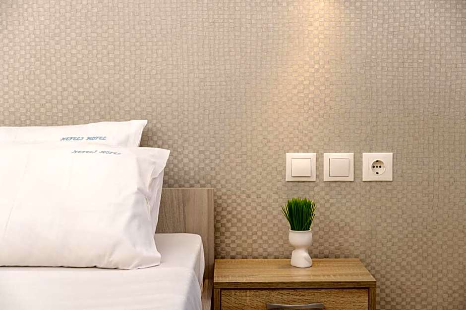 Nefeli Beach - living by the sea