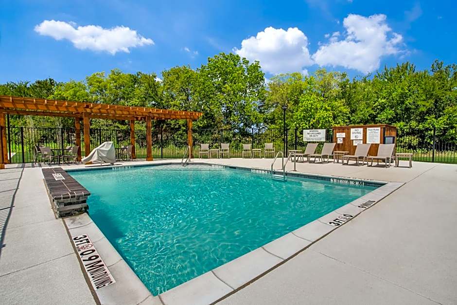 Holiday Inn Express And Suites Denton South By IHG