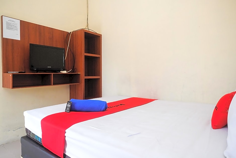 RedDoorz @ Putri Syariah Brebes