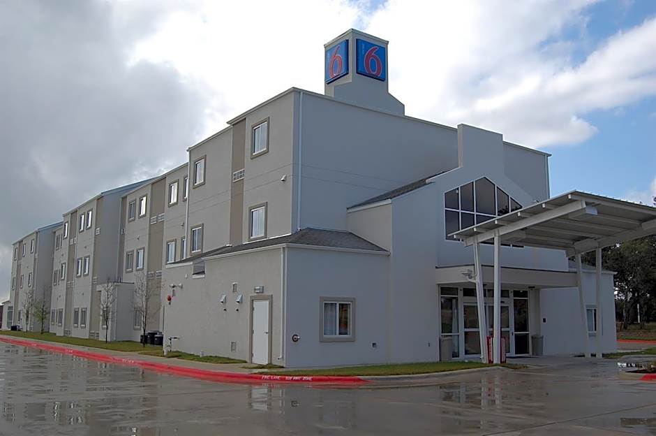 Motel 6-Cedar Park, TX