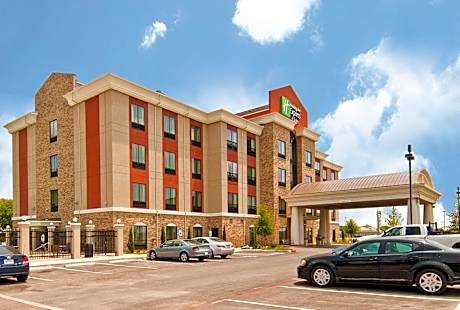 Holiday Inn Express & Suites San Antonio - Frost Bank Ctr
