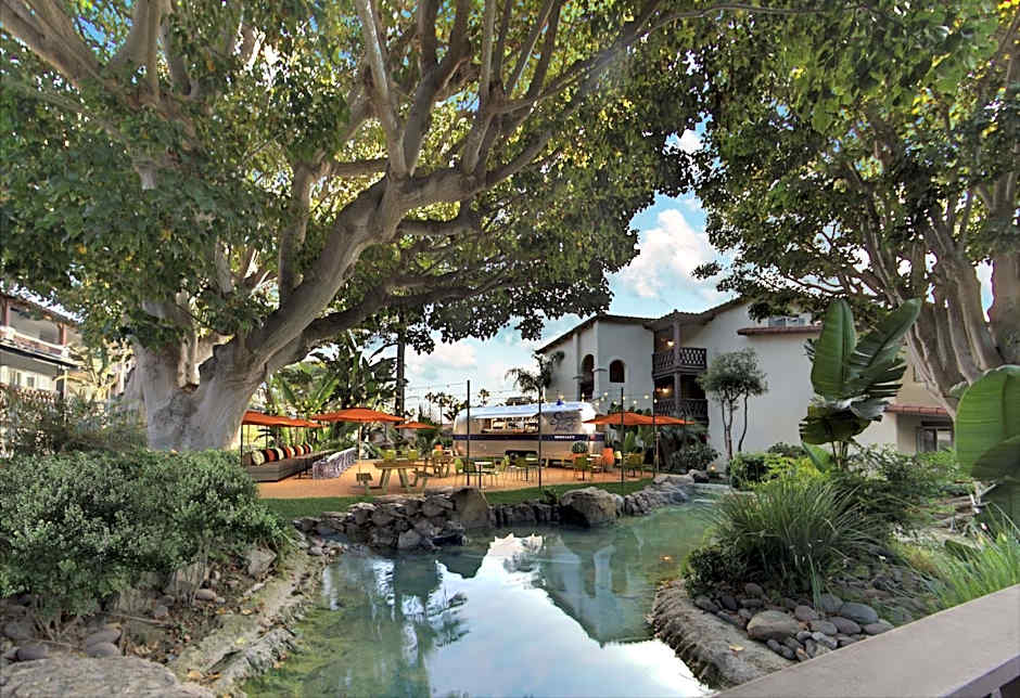 Zachari Dunes on Mandalay Beach, Curio Collection by Hilton