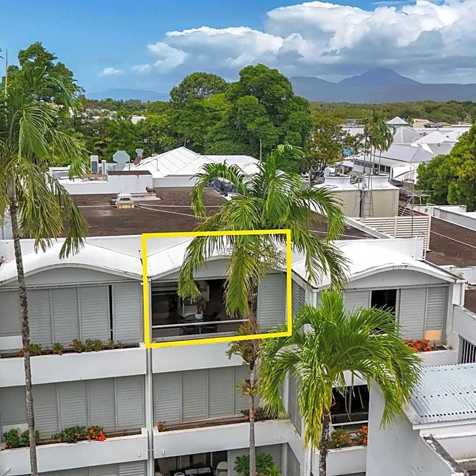 WanderLust - Little Slice of Heaven on Macrossan Str