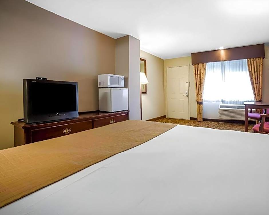 Quality Inn & Suites Minden