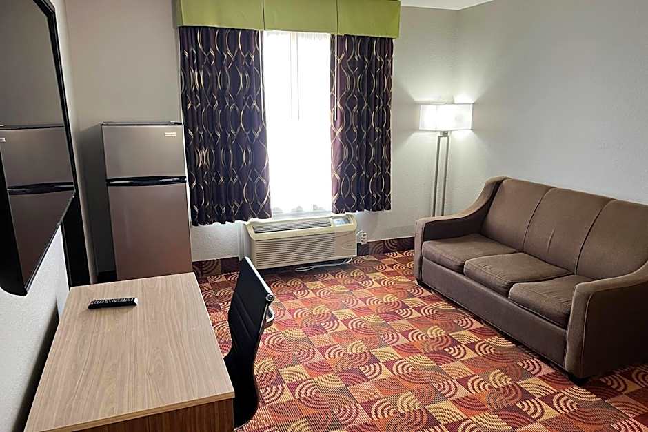 Super 8 by Wyndham Lake of the Ozarks
