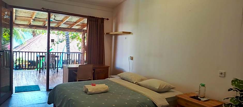 Castaway Surf Retreat