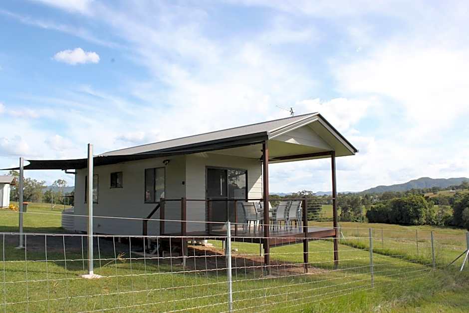 Valley Cabins By The Creek