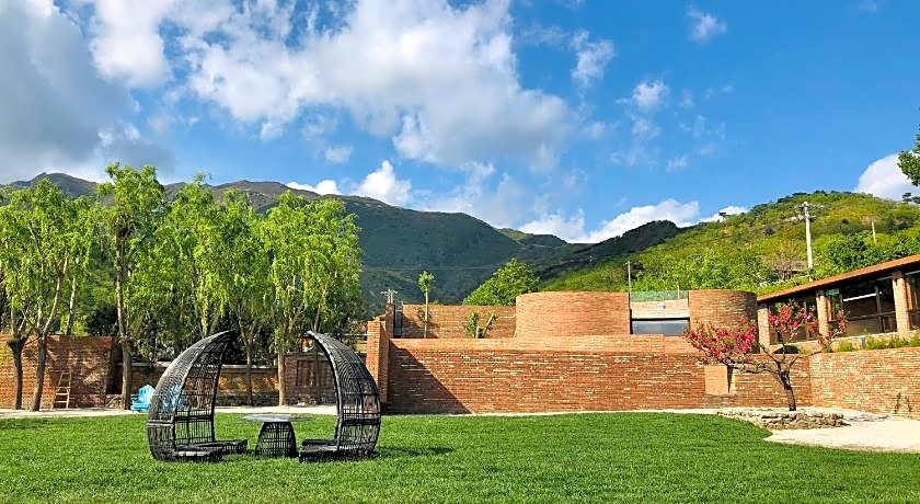 Brickyard Retreat at Mutianyu Great Wall