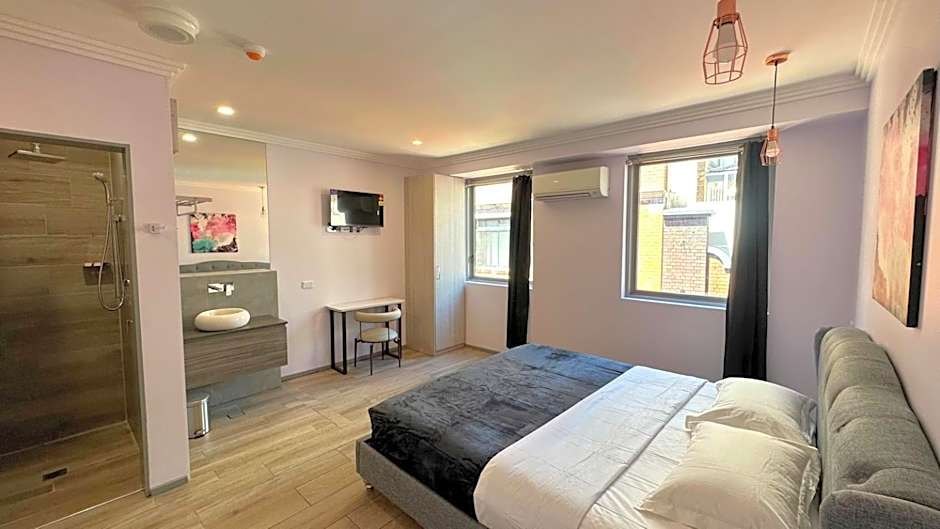 Sydney RiseOn Hotel